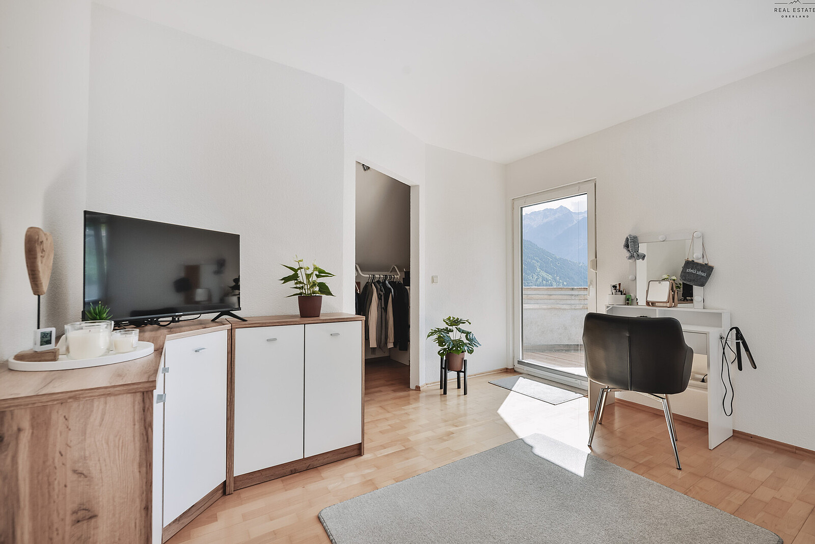 Schlafzimmer 1