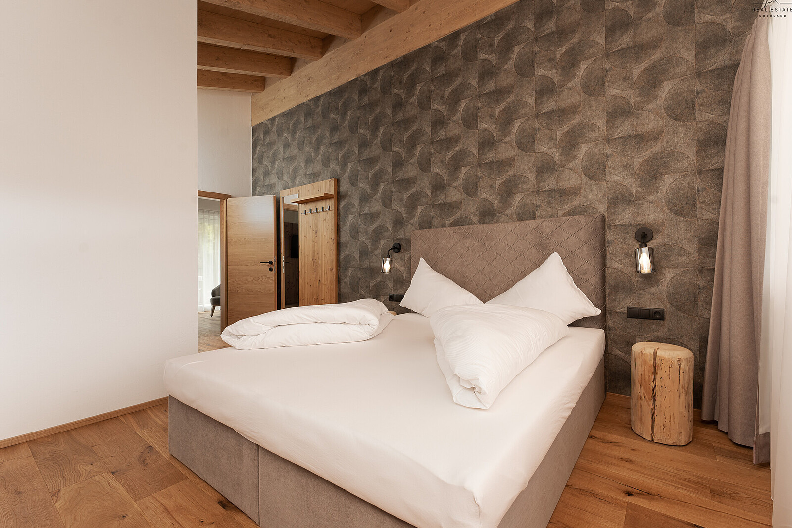 Schlafzimmer DG