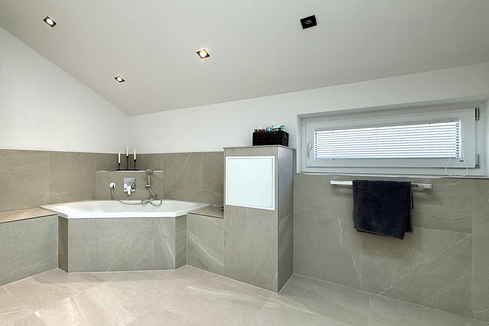 Badezimmer 2. OG