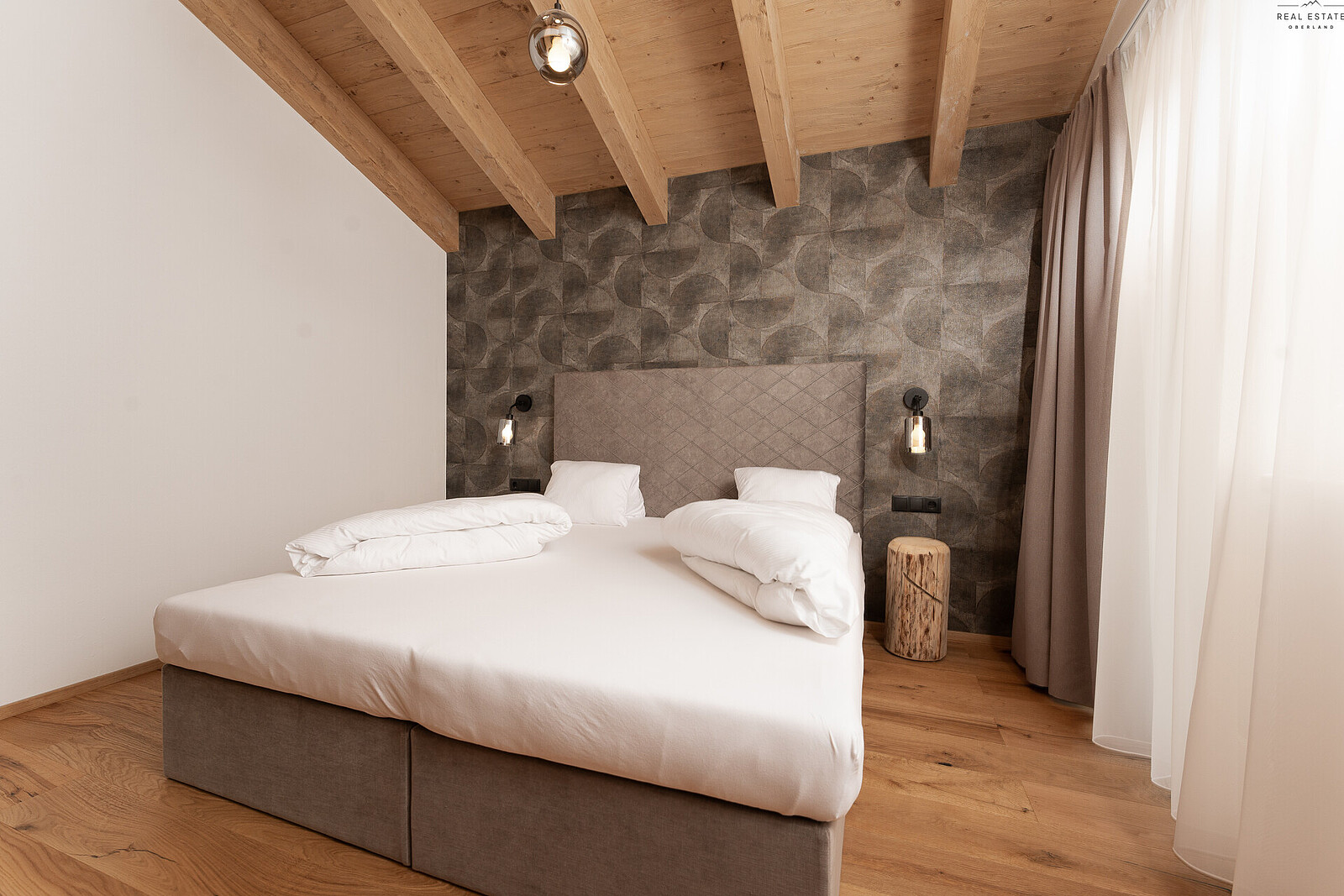 Schlafzimmer DG
